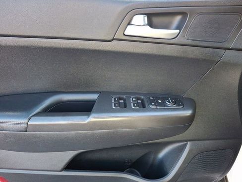 Used 2019 Kia Sportage LX image 14