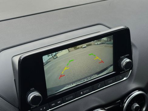 Used 2025 Nissan Sentra S image 17