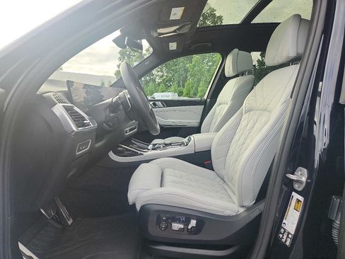 Certified 2024 BMW X7 xDrive40i w/ M Sport Package AWD/4WD image 13