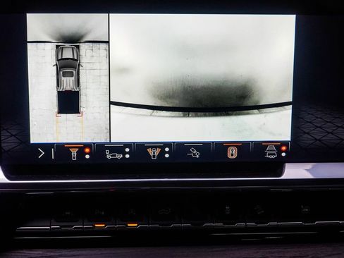 Used 2024 GMC Sierra 1500 SLT w/ SLT Premium Plus Package image 28