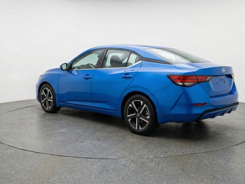 Used 2025 Nissan Sentra SV image 6