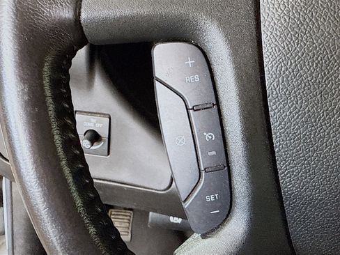 Used 2021 Chevrolet Express 3500 w/ Driver Convenience Package image 14