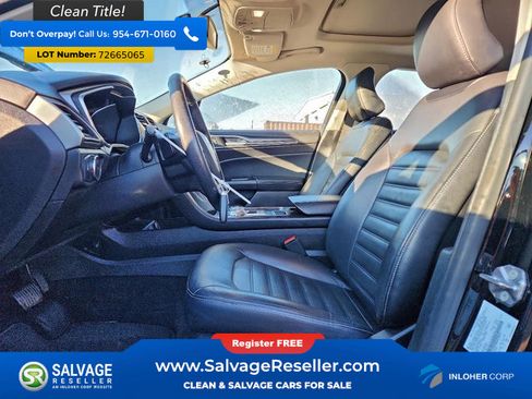 Used 2017 Ford Fusion SE w/ Fusion SE Technology Package image 9