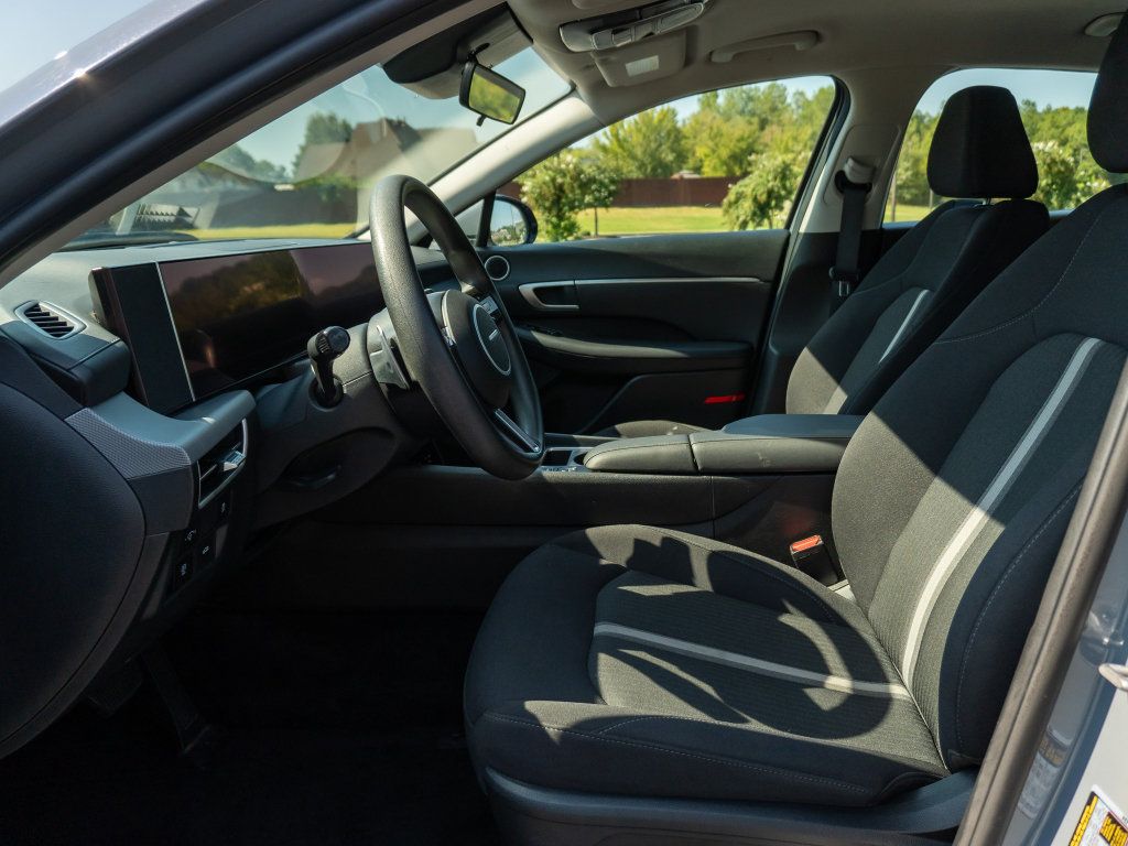 Used 2025 Hyundai Sonata SEL FWD image 11