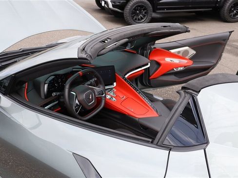 Used 2024 Chevrolet Corvette Stingray Premium Conv w/ Battery Protection Package RWD image 29