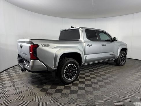 Used 2024 Toyota Tacoma TRD Sport AWD/4WD image 7