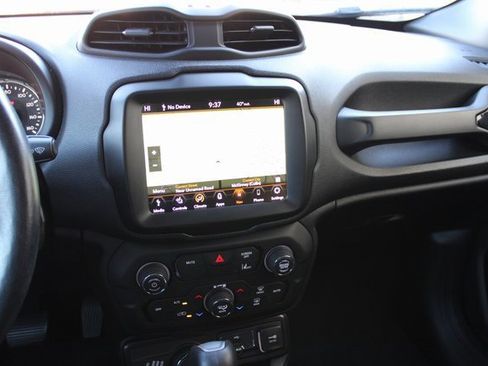 Used 2022 Jeep Renegade Altitude w/ Sun/Sound Group image 7