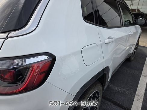 Used 2026 Jeep Compass Limited AWD/4WD image 9