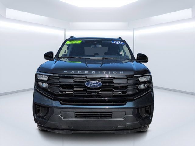 Used 2025 Ford Expedition Active RWD image 8