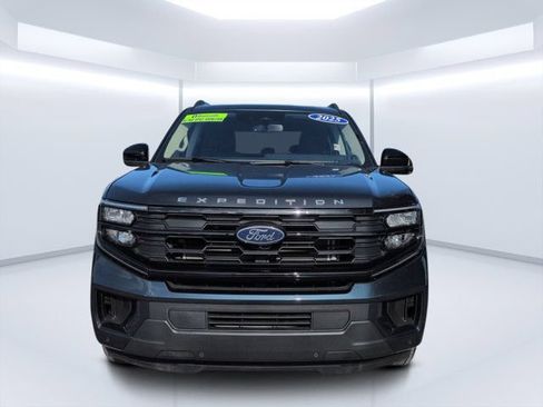 Used 2025 Ford Expedition Active RWD image 8