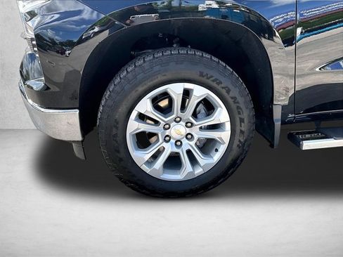 Used 2025 Chevrolet Silverado 1500 LTZ w/ LTZ Premium Package image 10