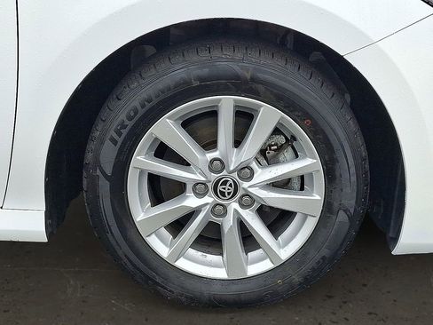 Used 2025 Toyota Camry LE image 9