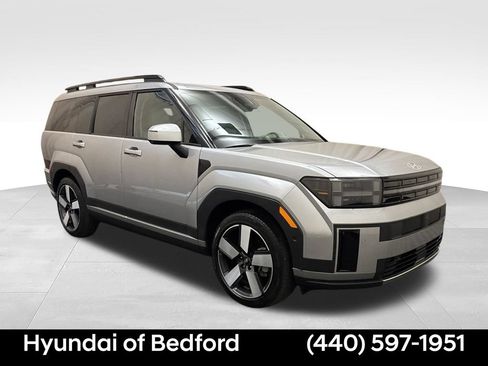 Used 2025 Hyundai Santa Fe Limited AWD/4WD image 3