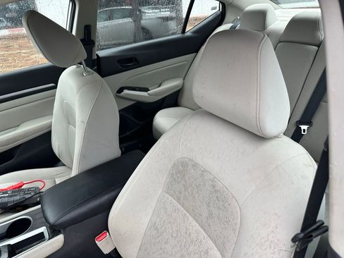 Used 2023 Nissan Altima 2.5 SV image 2