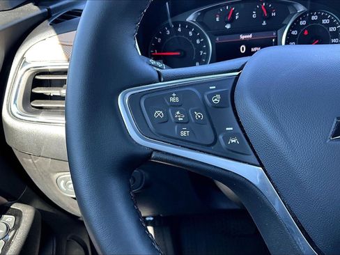 Used 2023 Chevrolet Equinox Premier image 19