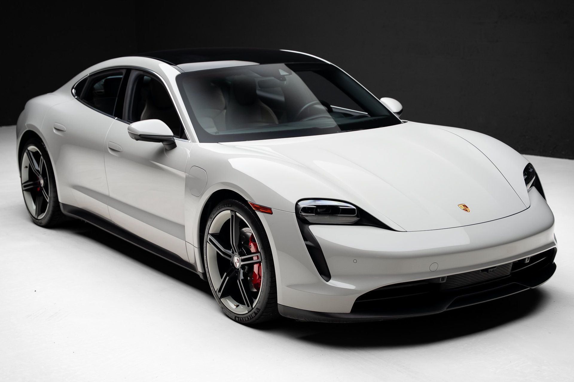 Used 2022 Porsche Taycan 4S AWD/4WD image 37