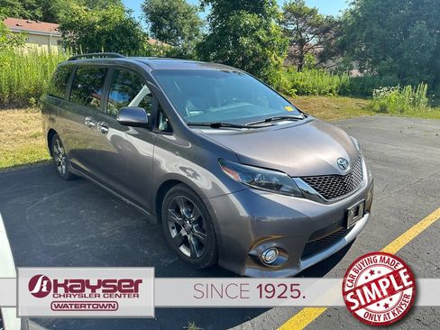Used 2015 Toyota Sienna SE FWD image 6