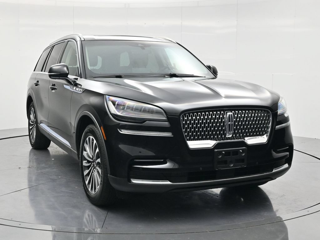 Used 2022 Lincoln Aviator AWD w/ Premium Package image 3