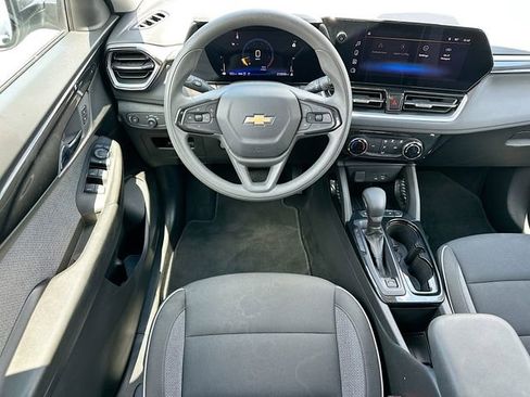 Used 2025 Chevrolet TrailBlazer LT AWD/4WD image 20