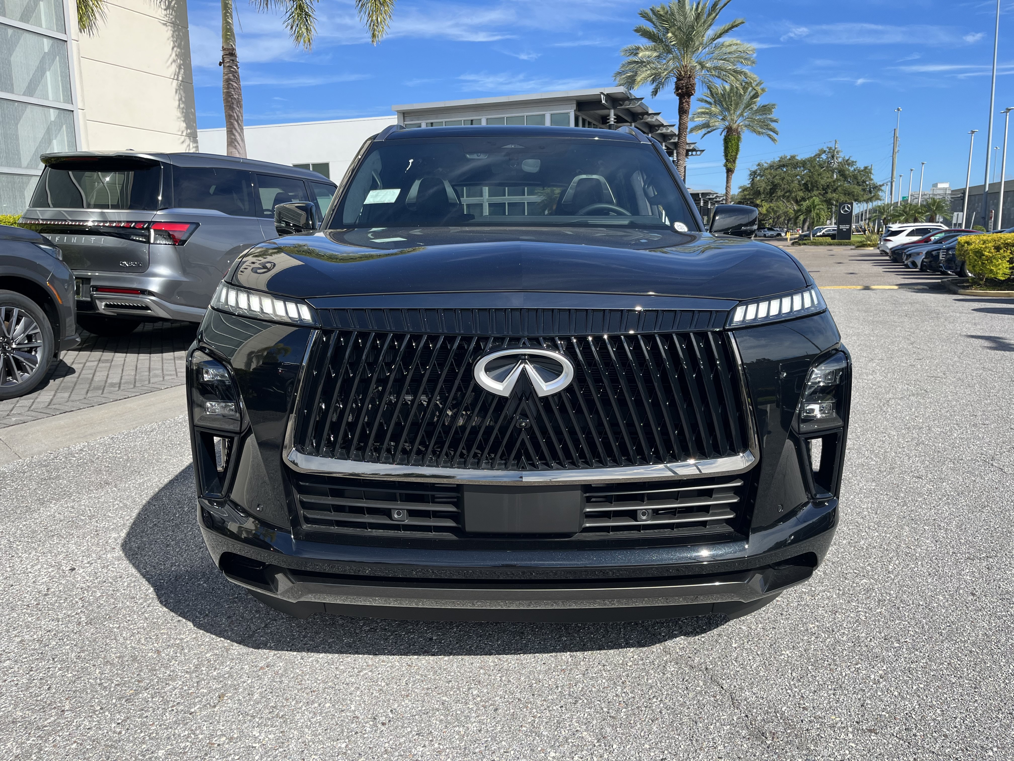 New 2027 INFINITI QX80 Autograph w/ Premium Cargo Package AWD/4WD image 8