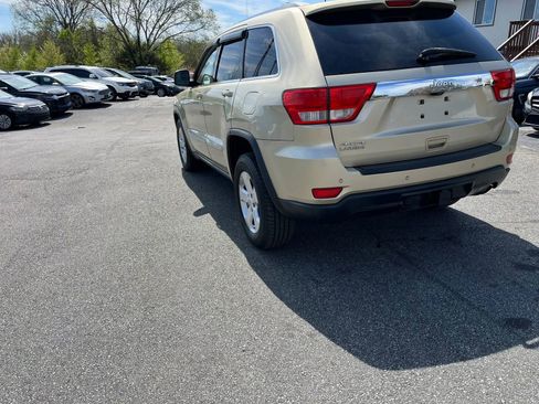 Used 2012 Jeep Grand Cherokee Laredo image 5