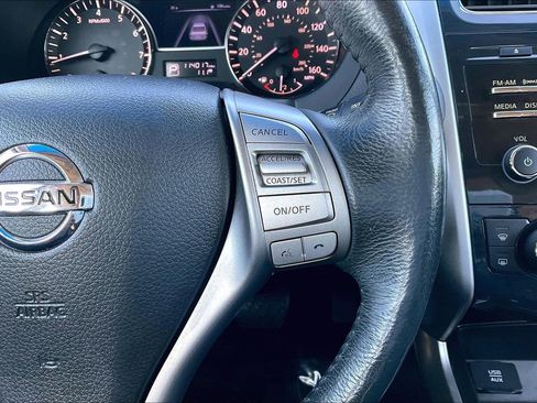 Used 2015 Nissan Altima 2.5 SL w/ Moonroof Package image 19