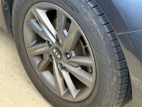 Used 2020 Kia Optima LX image 10