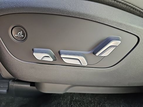 New 2026 Hyundai Ioniq 9 Limited image 33