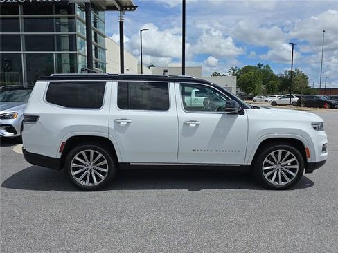 Used 2023 Jeep Grand Wagoneer Series II w/ Flexible Seating Group AWD/4WD image 2