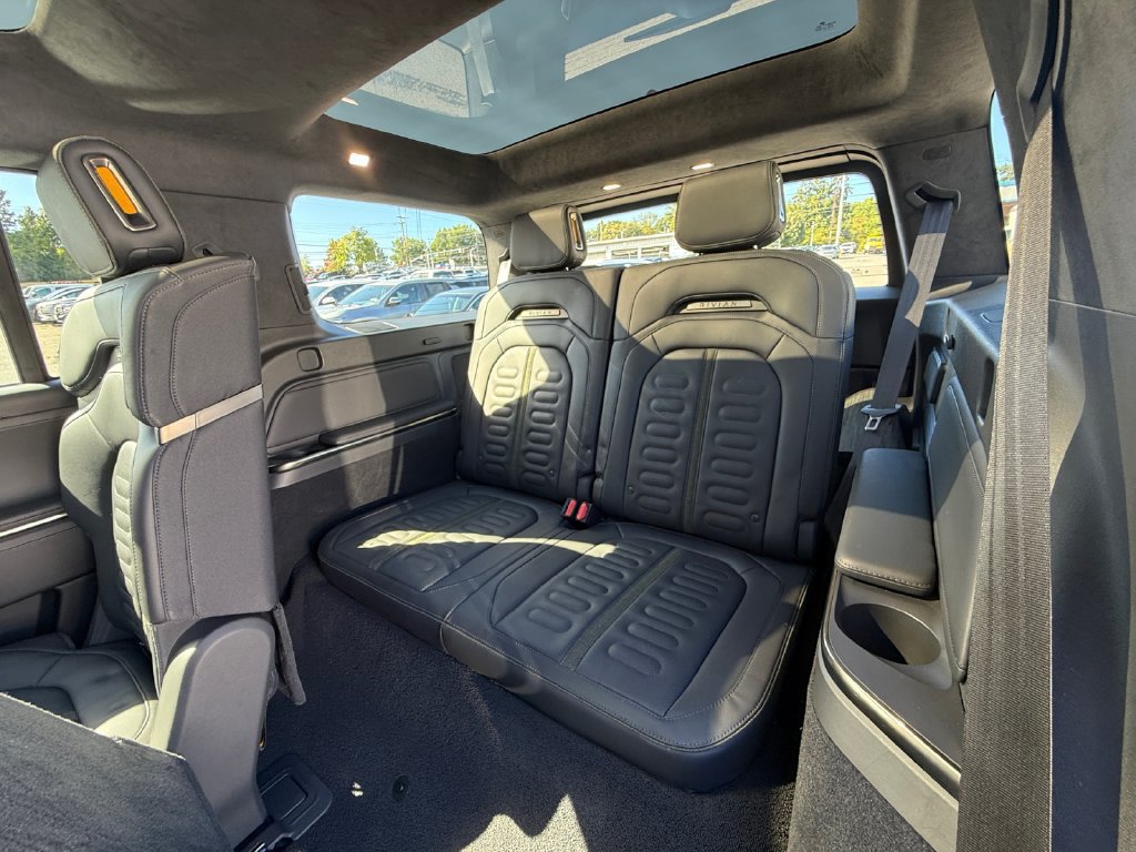 Used 2022 Rivian R1S Launch Edition Quad AWD/4WD image 24