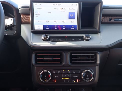 Used 2023 Ford Maverick Lariat w/ Lariat Luxury Package image 19