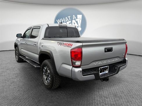 Used 2017 Toyota Tacoma TRD Off-Road image 6