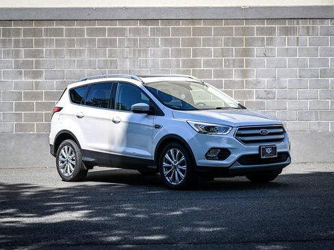 Used 2017 Ford Escape Titanium AWD/4WD image 2