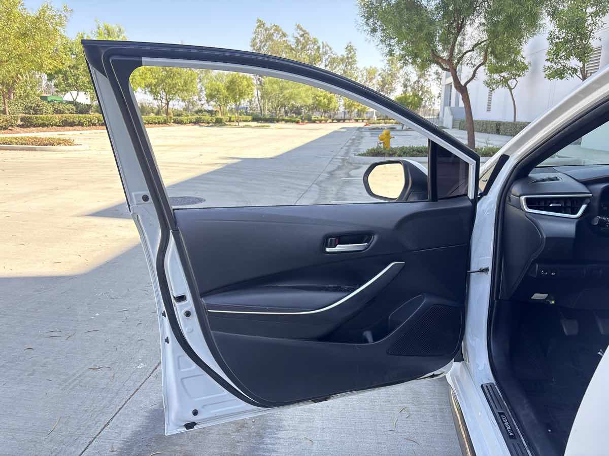 Used 2022 Toyota Corolla SE w/ Carpet Mat Package (TMS) FWD image 16