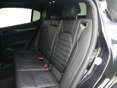 Used 2023 Alfa Romeo Stelvio Veloce AWD/4WD image 22