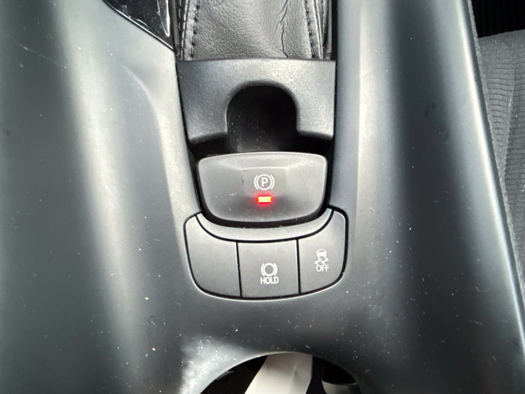 Used 2018 Toyota C-HR XLE FWD image 15