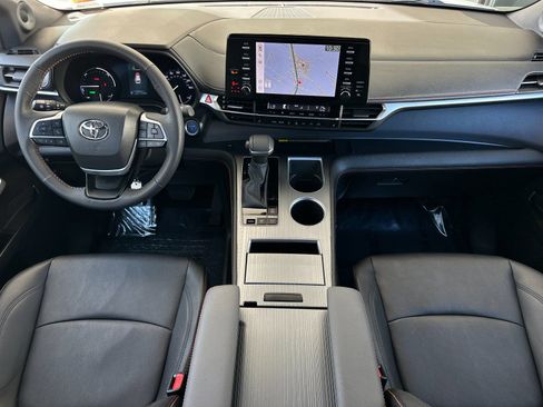 Used 2024 Toyota Sienna XSE w/ XSE Plus Package image 14