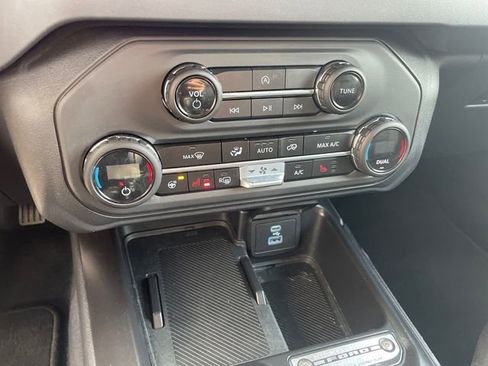 Certified 2025 Ford Bronco Outer Banks AWD/4WD image 31
