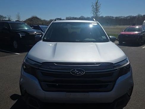 Used 2025 Subaru Forester Limited image 2