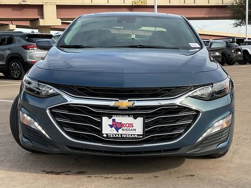 Used 2024 Chevrolet Malibu LT image 3