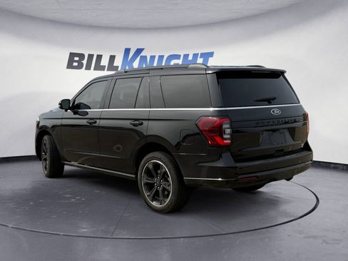 Used 2023 Ford Expedition Limited AWD/4WD image 3