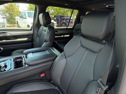 New 2026 Jeep Grand Wagoneer 4WD image 18