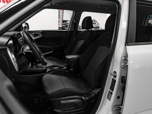 Used 2022 Kia Soul LX FWD image 25