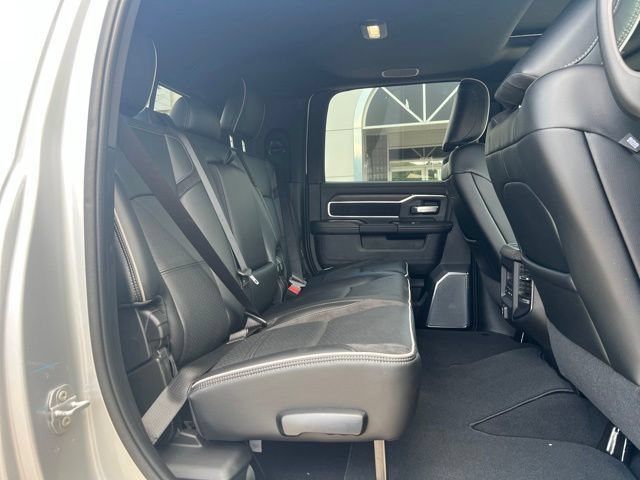 New 2026 RAM 2500 Laramie AWD/4WD image 15
