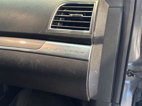 Used 2019 Ford Explorer Sport w/ Equipment Group 401A AWD/4WD image 27
