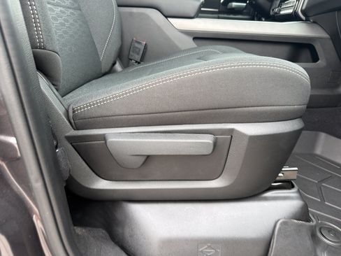 Certified 2025 RAM 2500 Big Horn AWD/4WD image 20