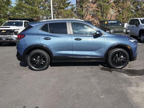 Used 2024 Buick Encore GX Sport Touring AWD/4WD image 11