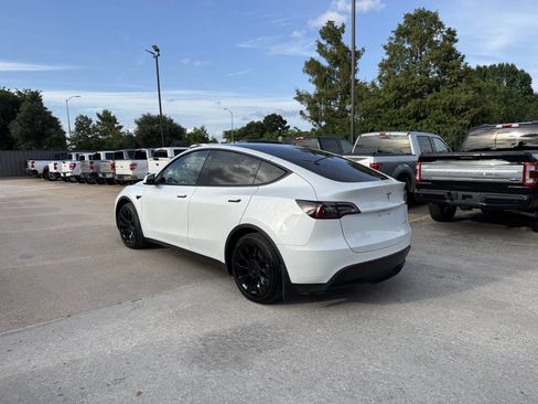Used 2023 Tesla Model Y Long Range AWD/4WD image 4