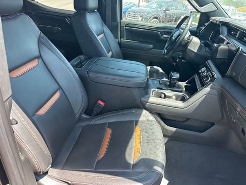 Used 2024 GMC Sierra 1500 AT4 w/ Technology Package AWD/4WD image 13