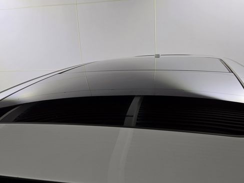 Used 2018 Porsche Cayenne Platinum Edition image 9